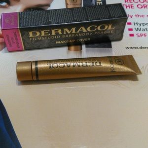 Dermacol bundle full size 221 samples 218 221 222